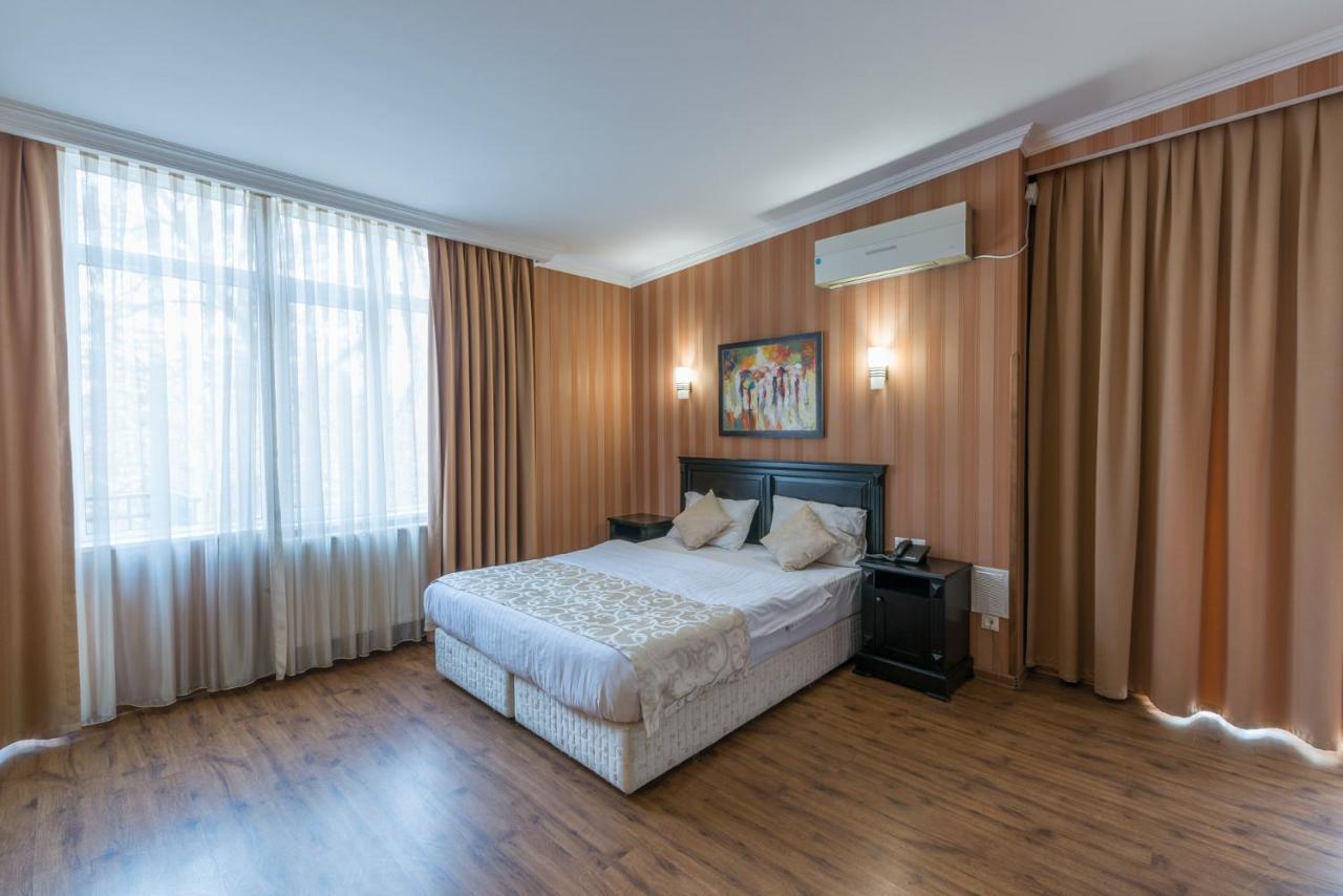 Garden View Hotel Tbilisi Ngoại thất bức ảnh