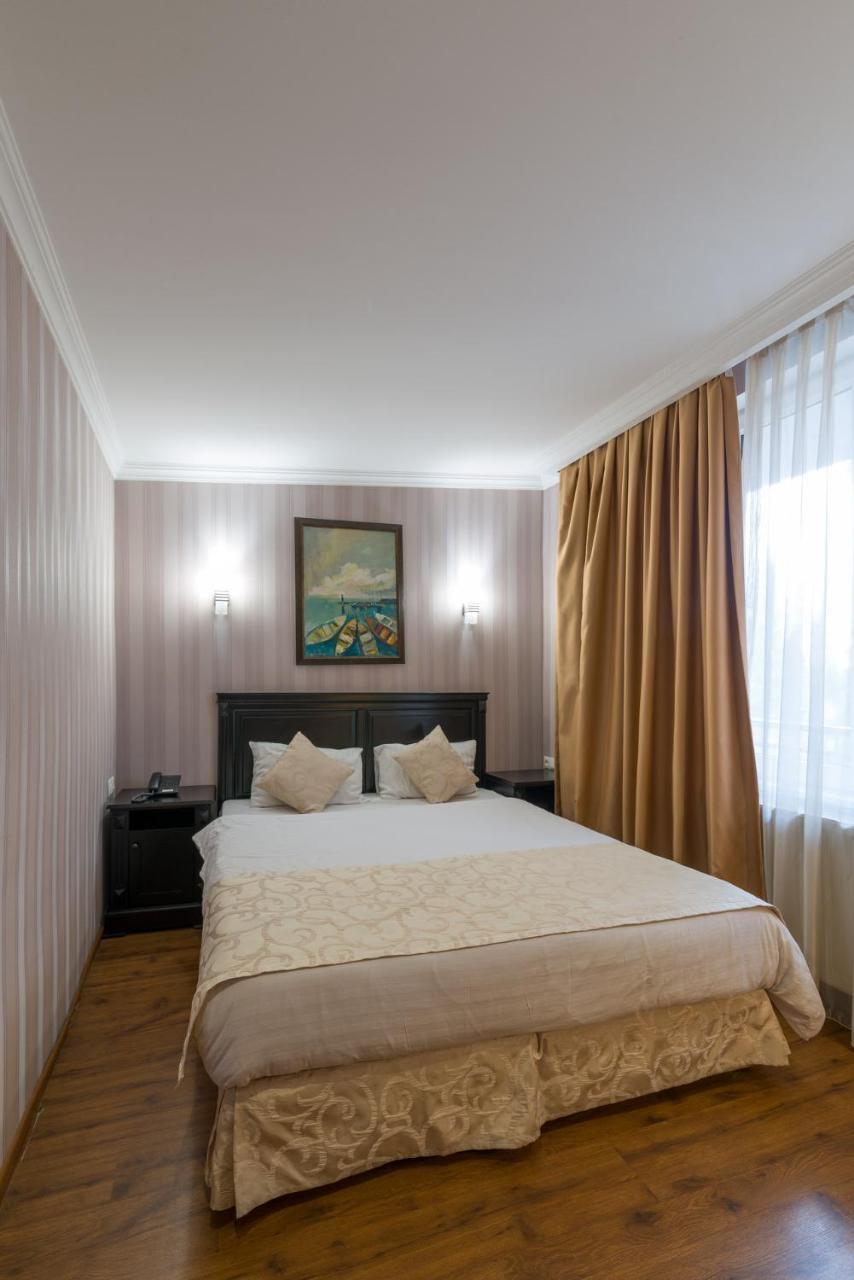 Garden View Hotel Tbilisi Ngoại thất bức ảnh