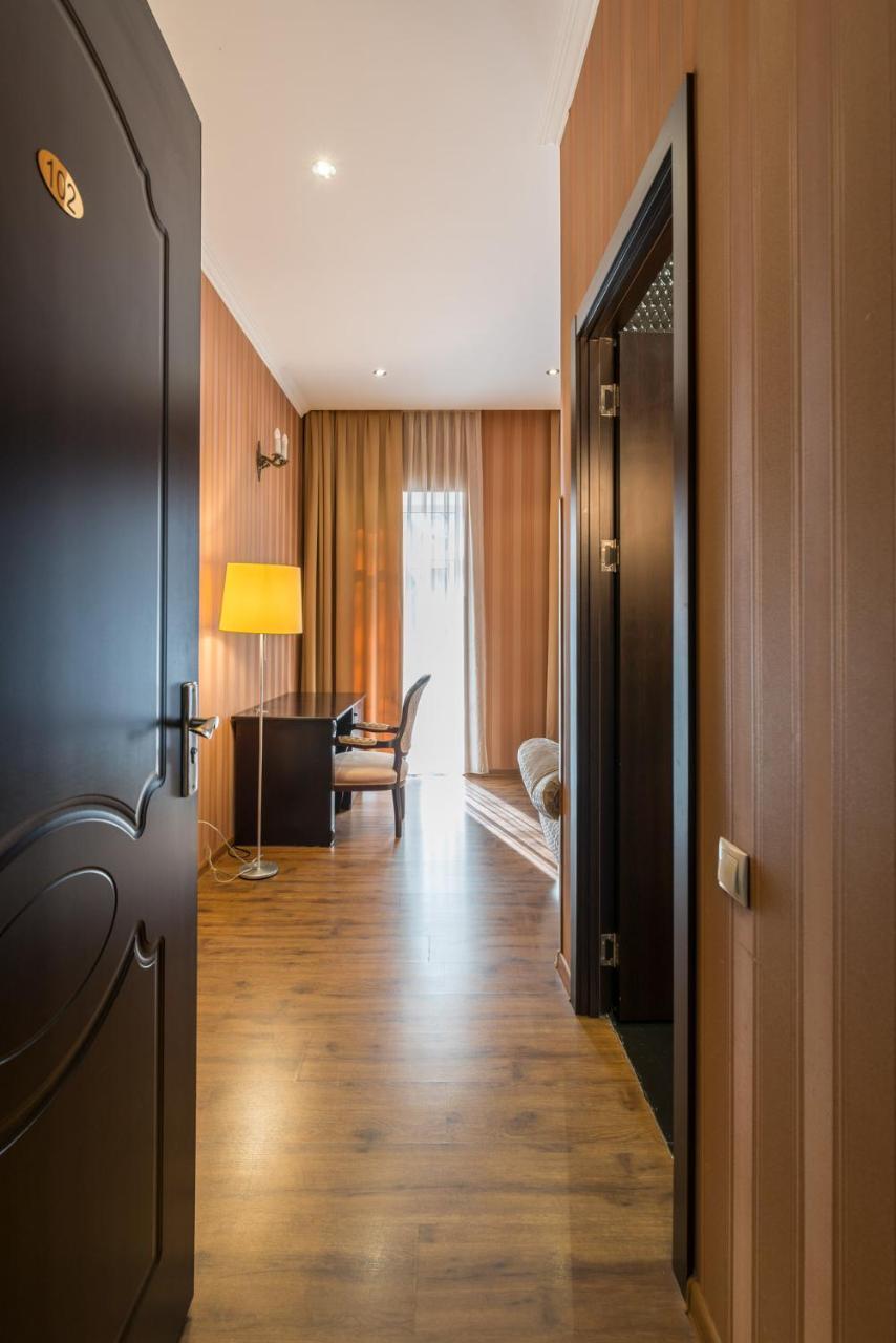 Garden View Hotel Tbilisi Ngoại thất bức ảnh