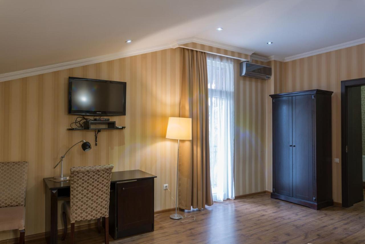 Garden View Hotel Tbilisi Ngoại thất bức ảnh