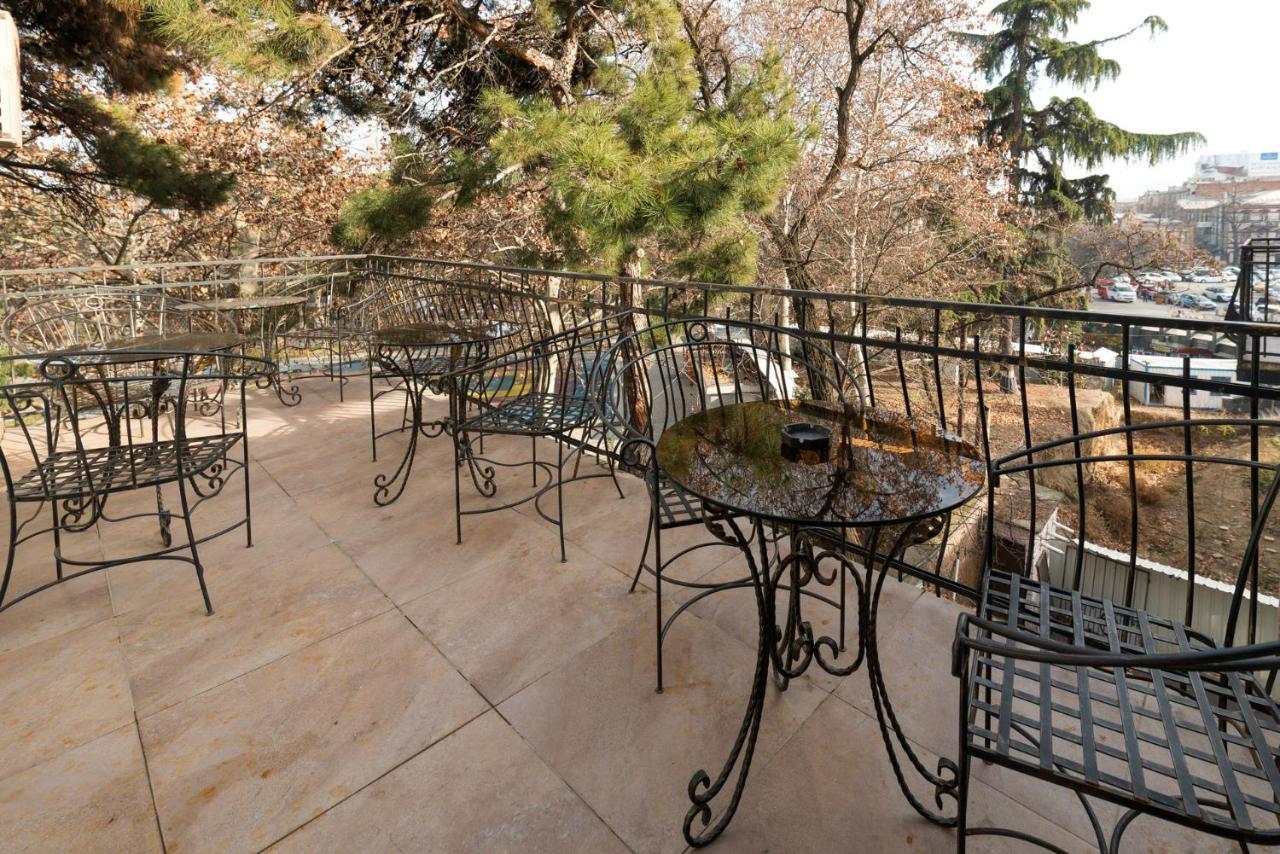 Garden View Hotel Tbilisi Ngoại thất bức ảnh